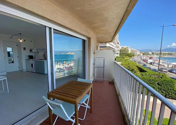 06at1 - Cosy Seaside In An Ideal Location