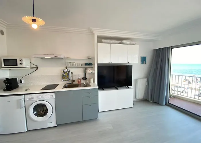 06at1 - Cosy Seaside In An Ideal Location أنتيب