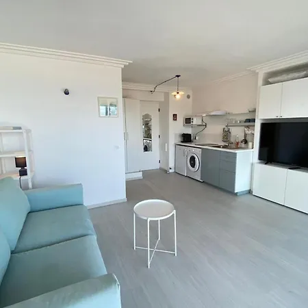 06at1 - Cosy Seaside In An Ideal Location * Antibes